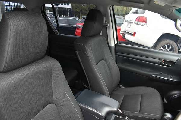 2017 Toyota Hilux SR GUN126R 4X4