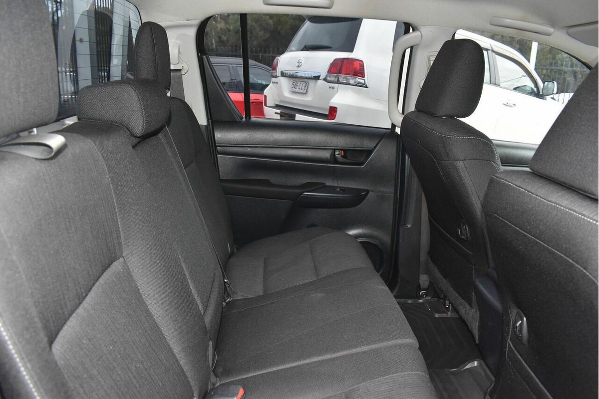 2017 Toyota Hilux SR GUN126R 4X4