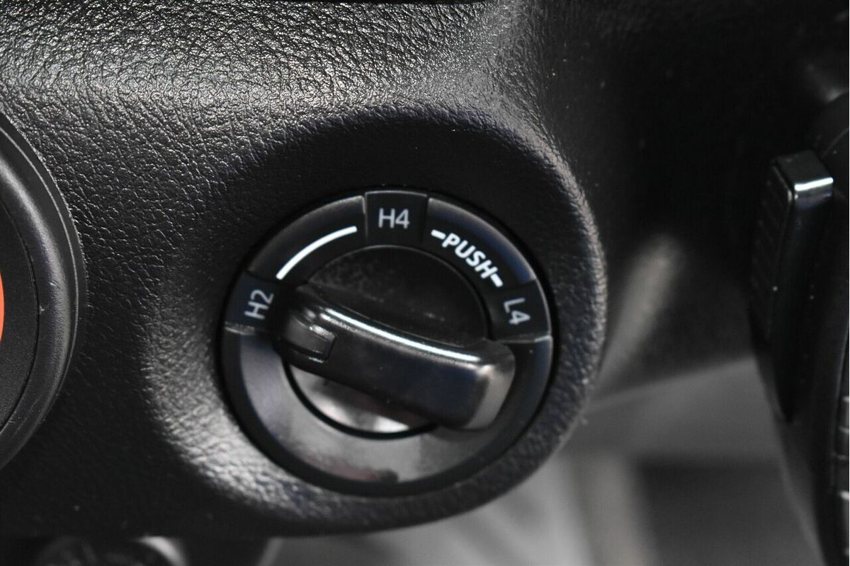 2017 Toyota Hilux SR GUN126R 4X4