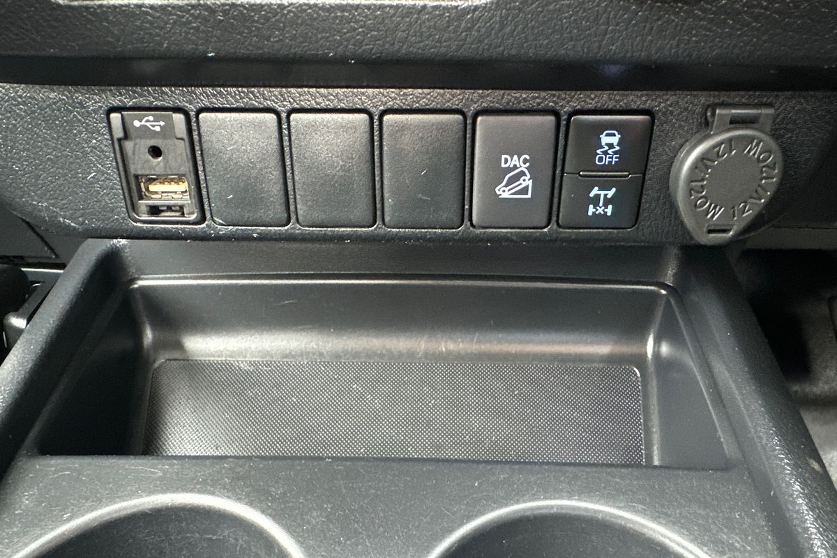 2020 Toyota Hilux SR GUN126R 4X4