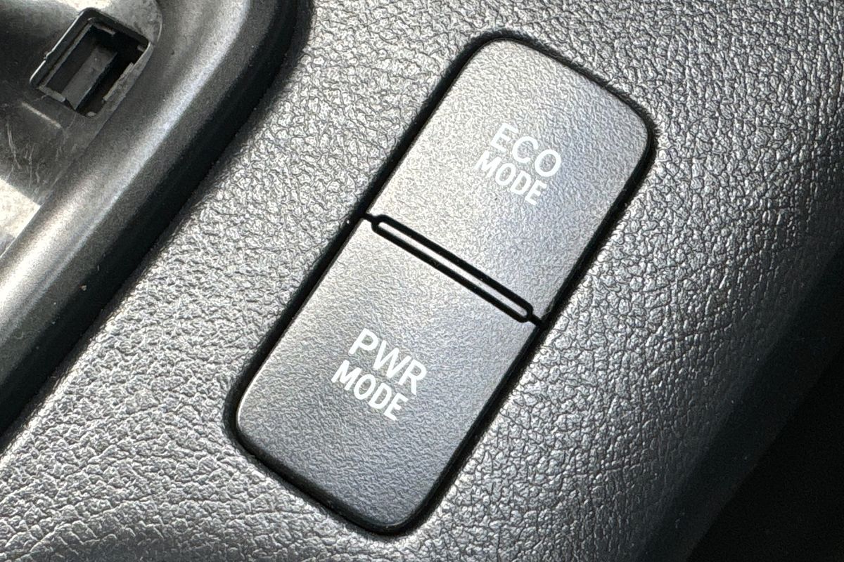 2020 Toyota Hilux SR GUN126R 4X4