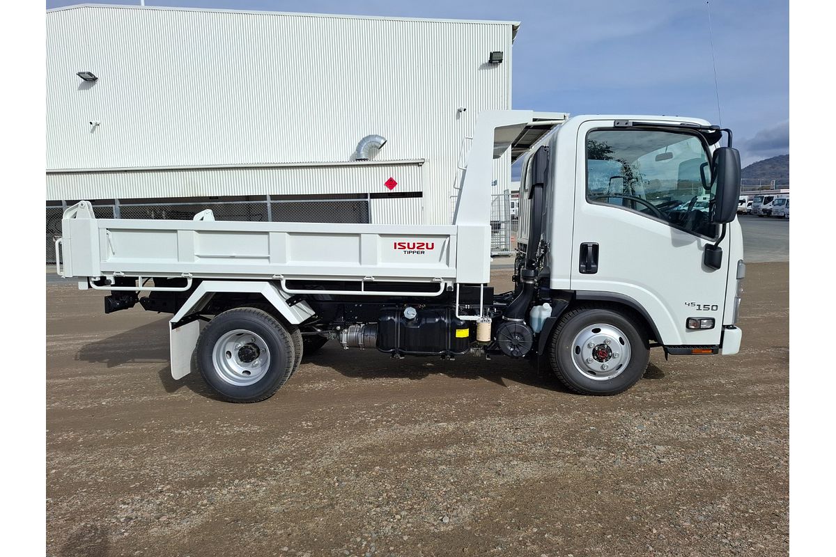 2025 Isuzu N Series AWD