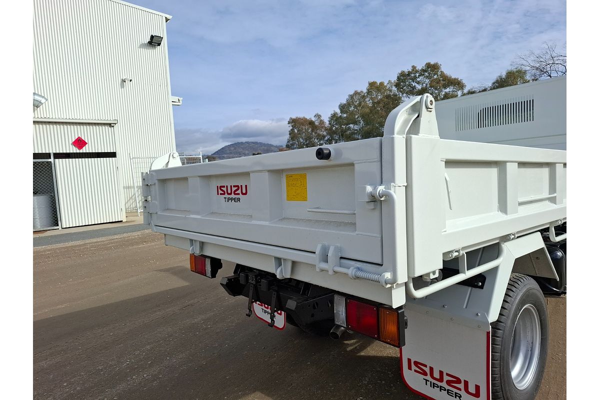 2025 Isuzu N Series AWD