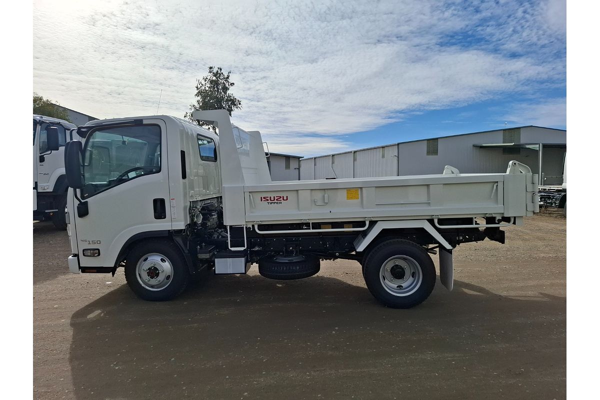 2025 Isuzu N Series AWD