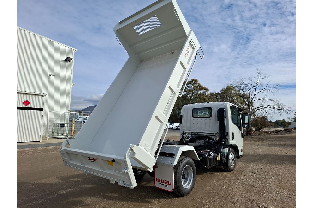 2025 Isuzu N Series AWD