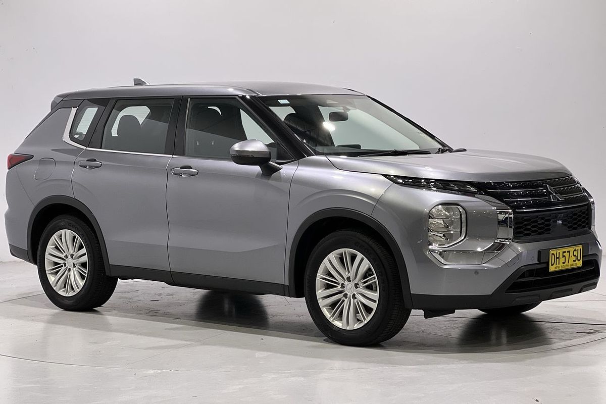 2023 Mitsubishi Outlander ES ZM