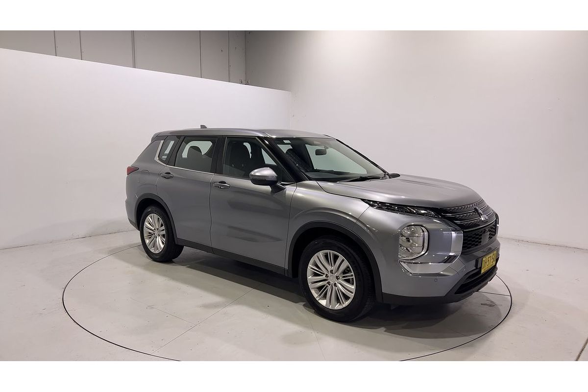 2023 Mitsubishi Outlander ES ZM