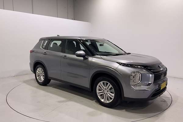 2023 Mitsubishi Outlander ES ZM