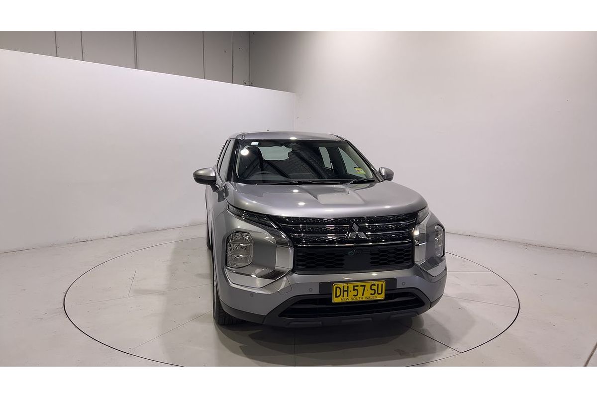 2023 Mitsubishi Outlander ES ZM