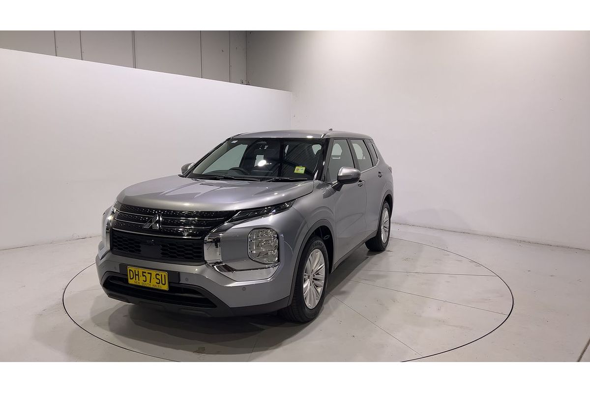 2023 Mitsubishi Outlander ES ZM