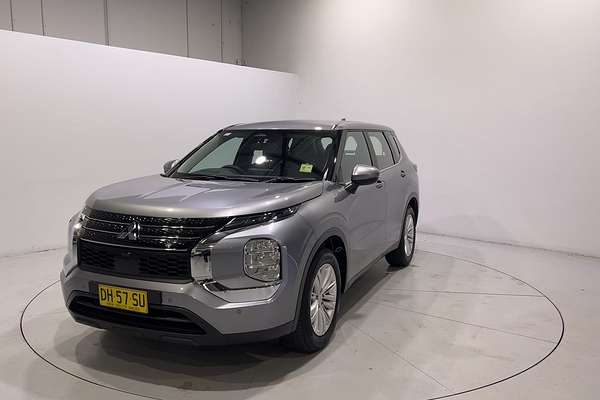 2023 Mitsubishi Outlander ES ZM