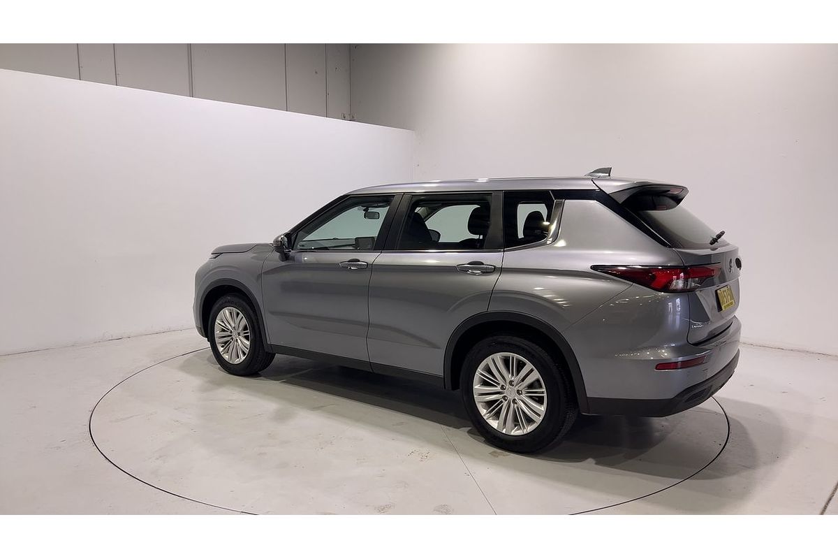 2023 Mitsubishi Outlander ES ZM