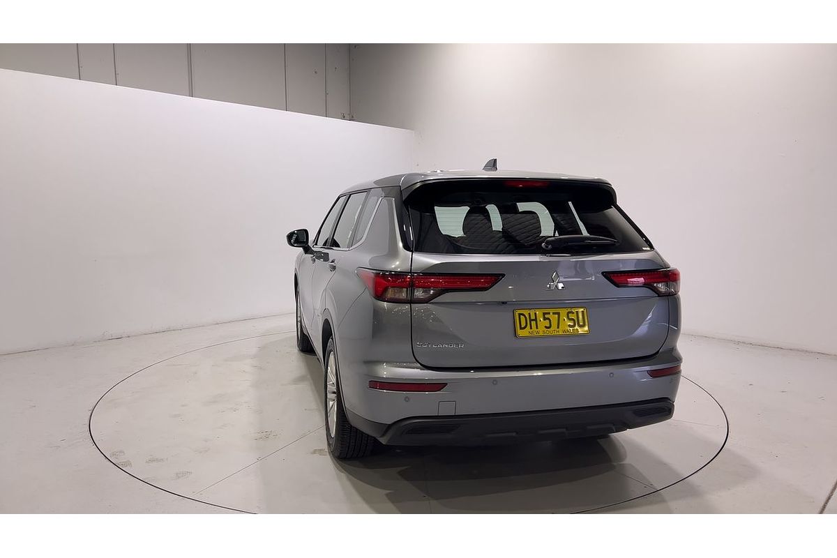 2023 Mitsubishi Outlander ES ZM