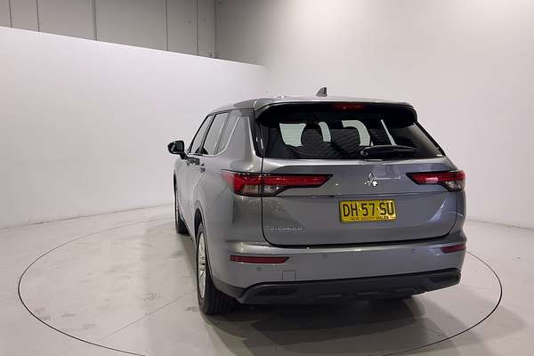 2023 Mitsubishi Outlander ES ZM
