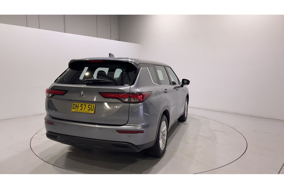2023 Mitsubishi Outlander ES ZM