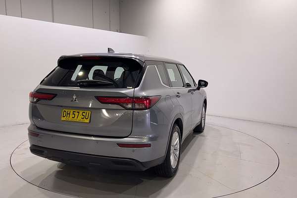 2023 Mitsubishi Outlander ES ZM