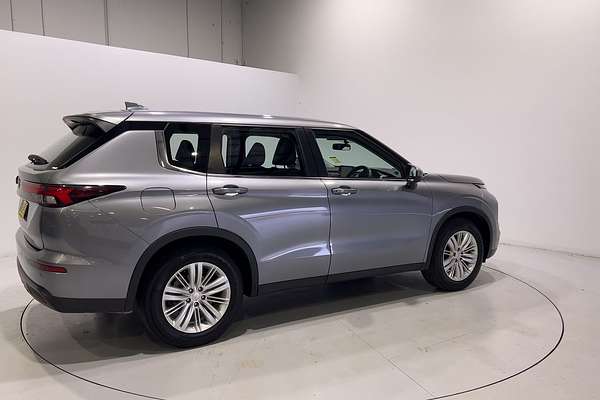 2023 Mitsubishi Outlander ES ZM
