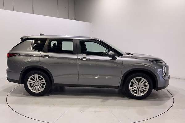 2023 Mitsubishi Outlander ES ZM