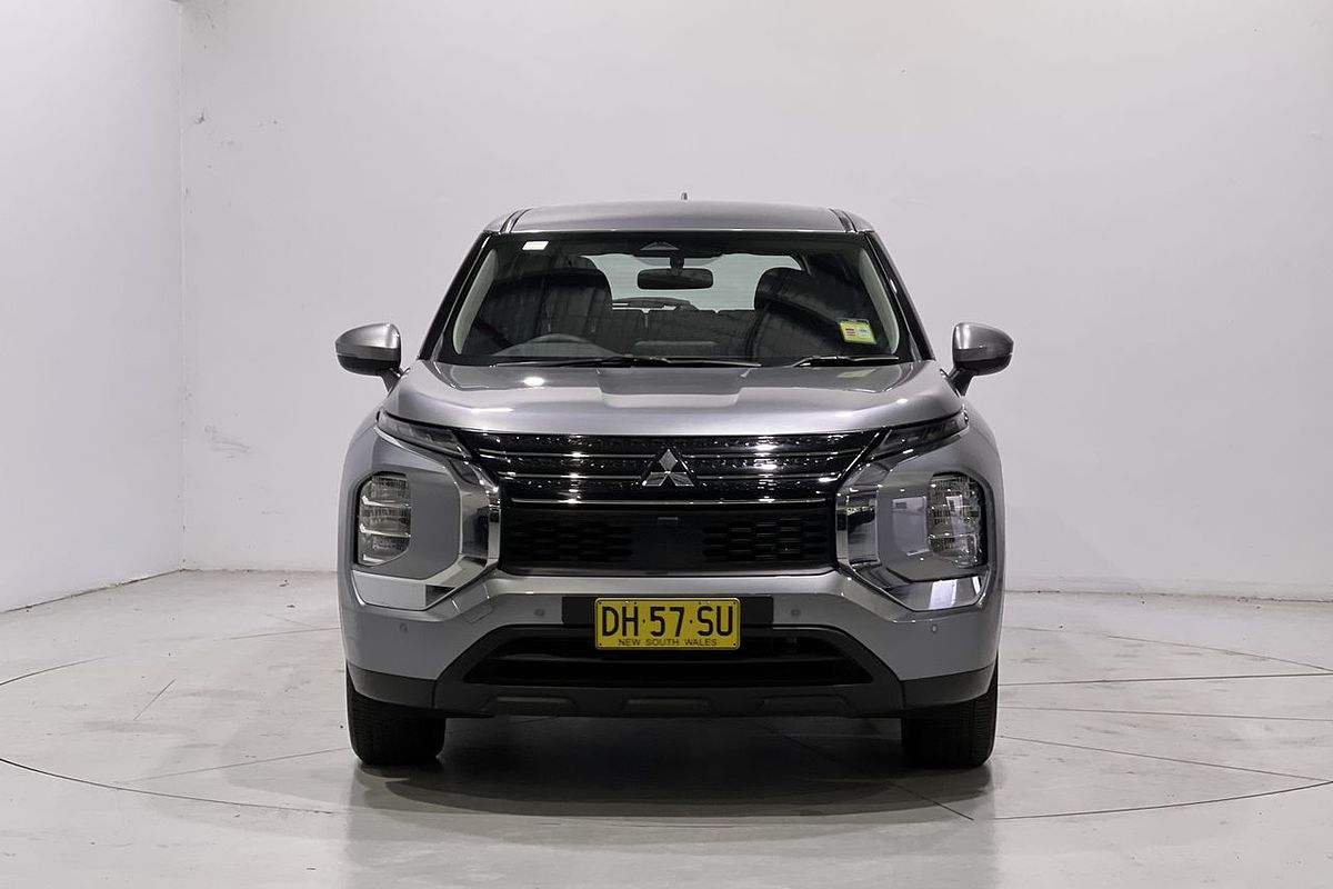 2023 Mitsubishi Outlander ES ZM