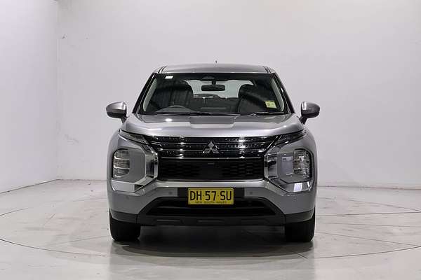 2023 Mitsubishi Outlander ES ZM