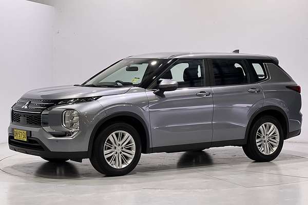 2023 Mitsubishi Outlander ES ZM
