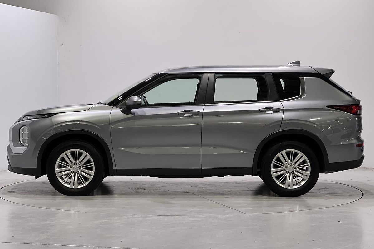 2023 Mitsubishi Outlander ES ZM
