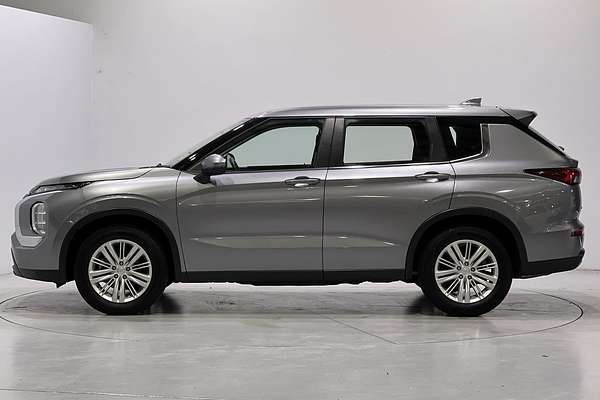 2023 Mitsubishi Outlander ES ZM