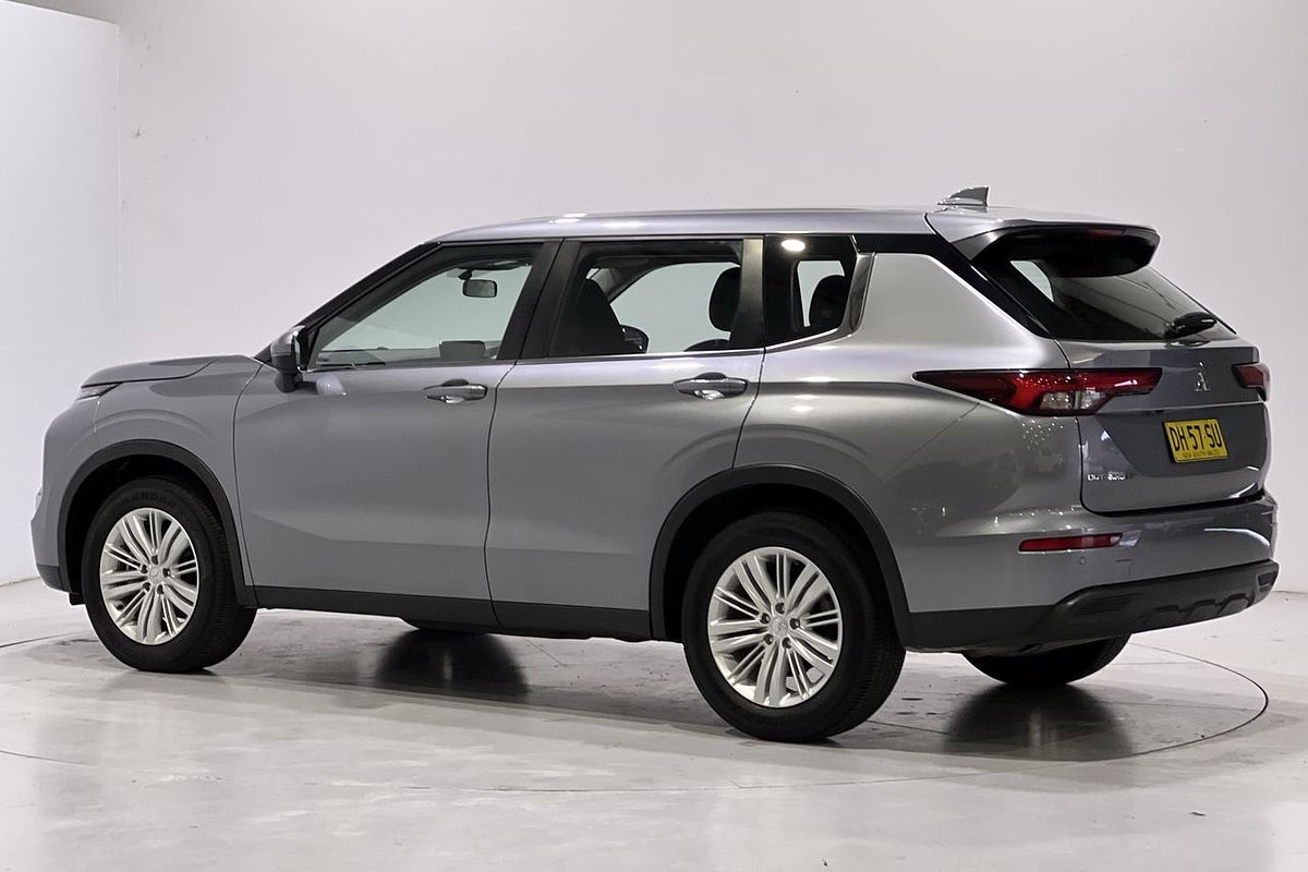 2023 Mitsubishi Outlander ES ZM