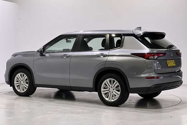 2023 Mitsubishi Outlander ES ZM