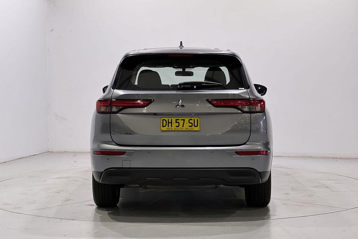 2023 Mitsubishi Outlander ES ZM