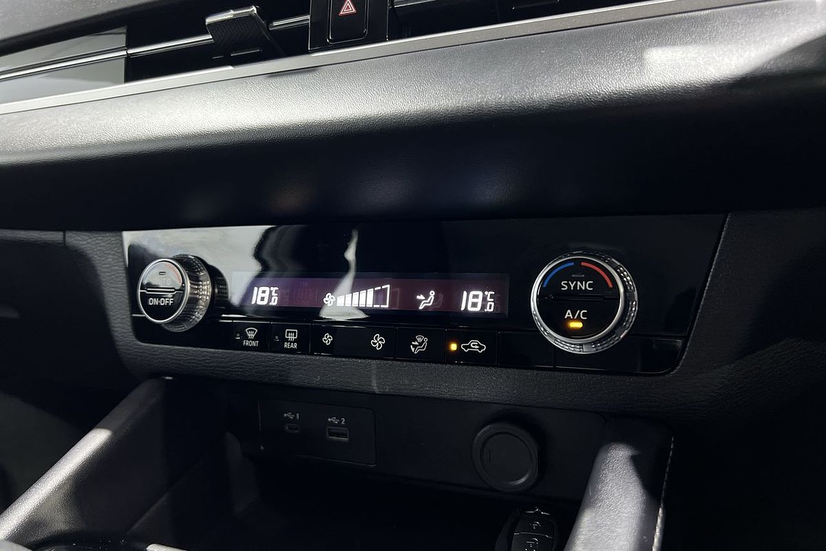 2023 Mitsubishi Outlander ES ZM