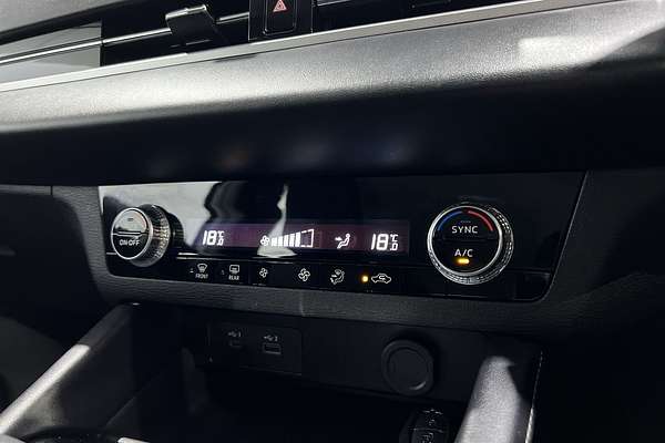 2023 Mitsubishi Outlander ES ZM