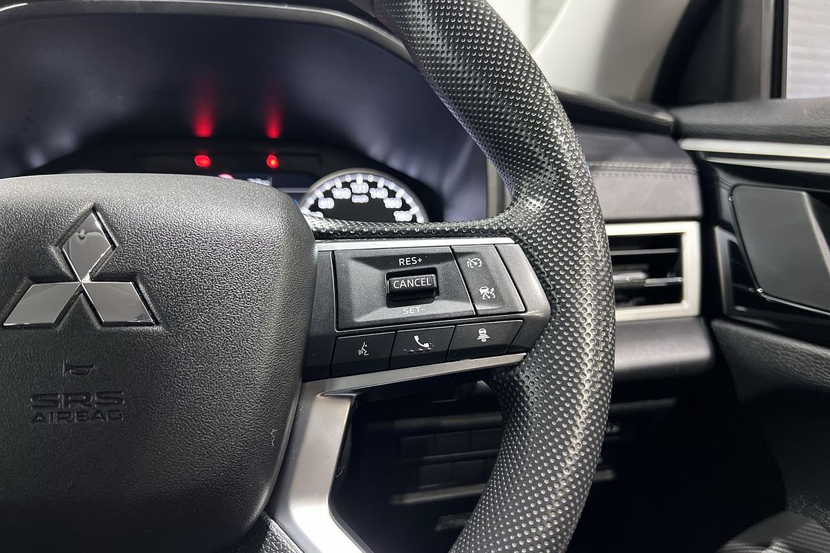 2023 Mitsubishi Outlander ES ZM
