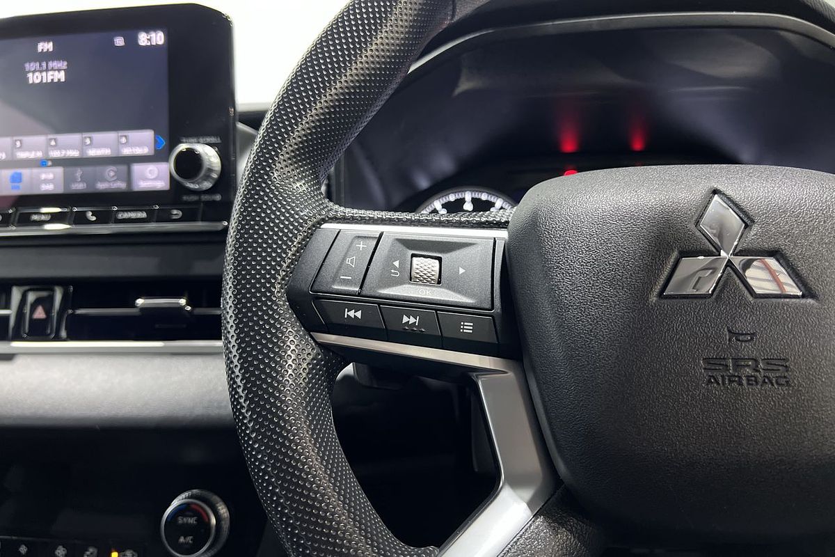 2023 Mitsubishi Outlander ES ZM