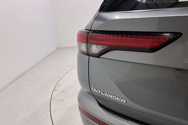 2023 Mitsubishi Outlander ES ZM