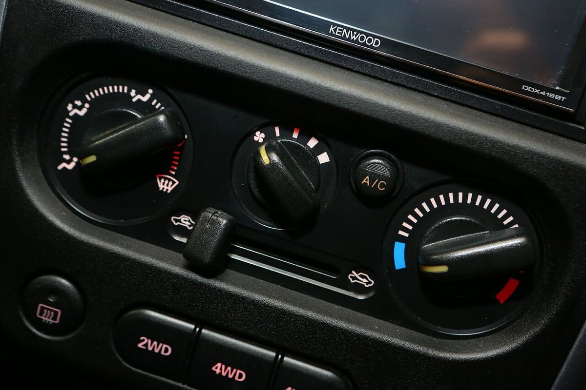 2013 Suzuki Jimny Sierra SN413 T6