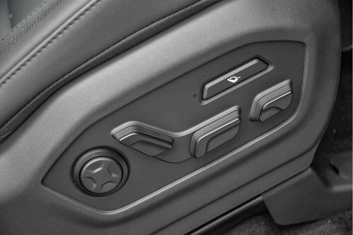2025 Hyundai Santa Fe Calligraphy MX5.V1