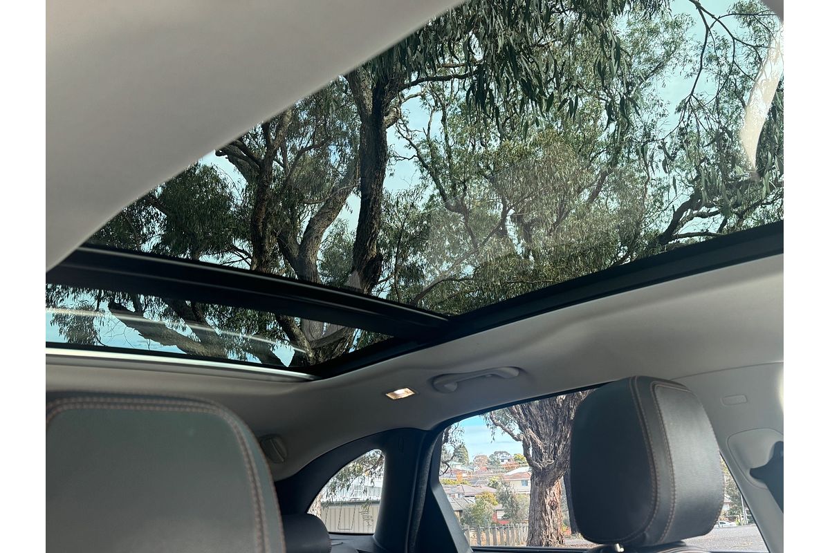 2019 Jaguar F-PACE 30d Prestige X761