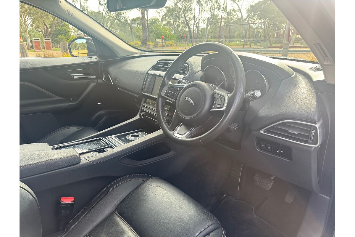 2019 Jaguar F-PACE 30d Prestige X761