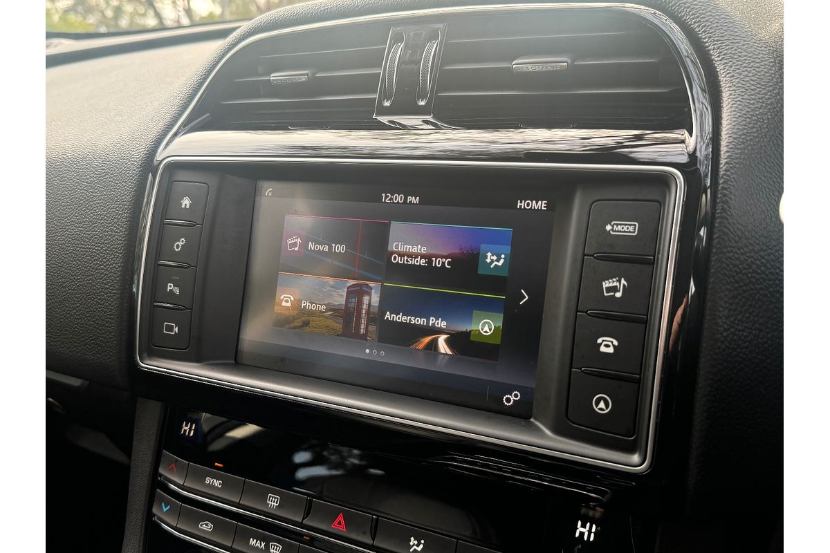 2019 Jaguar F-PACE 30d Prestige X761