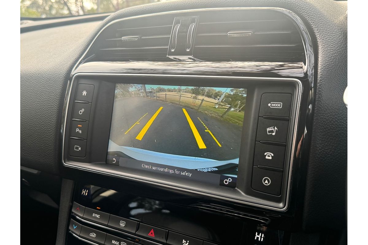 2019 Jaguar F-PACE 30d Prestige X761