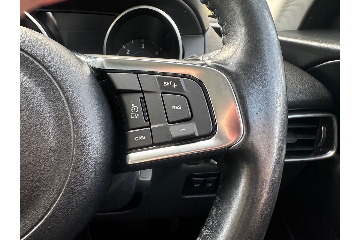 2019 Jaguar F-PACE 30d Prestige X761