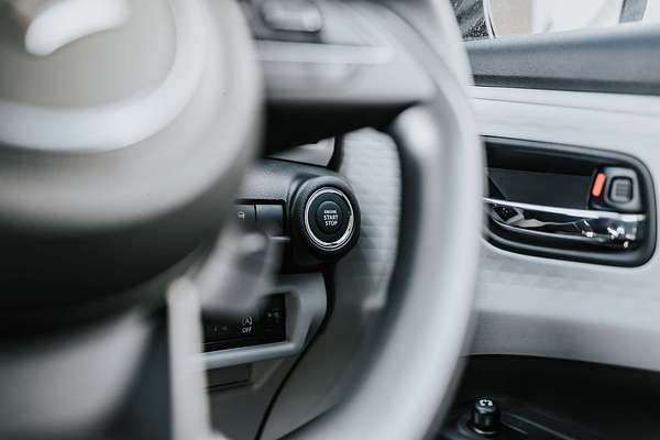 2025 Suzuki Swift Hybrid Plus UZ