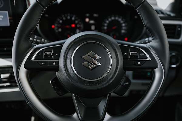 2025 Suzuki Swift Hybrid Plus UZ