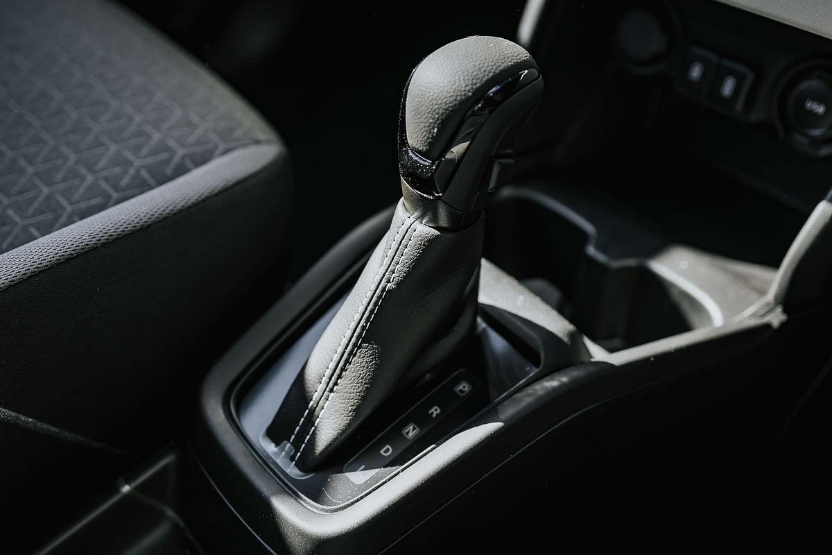 2025 Suzuki Swift Hybrid Plus UZ