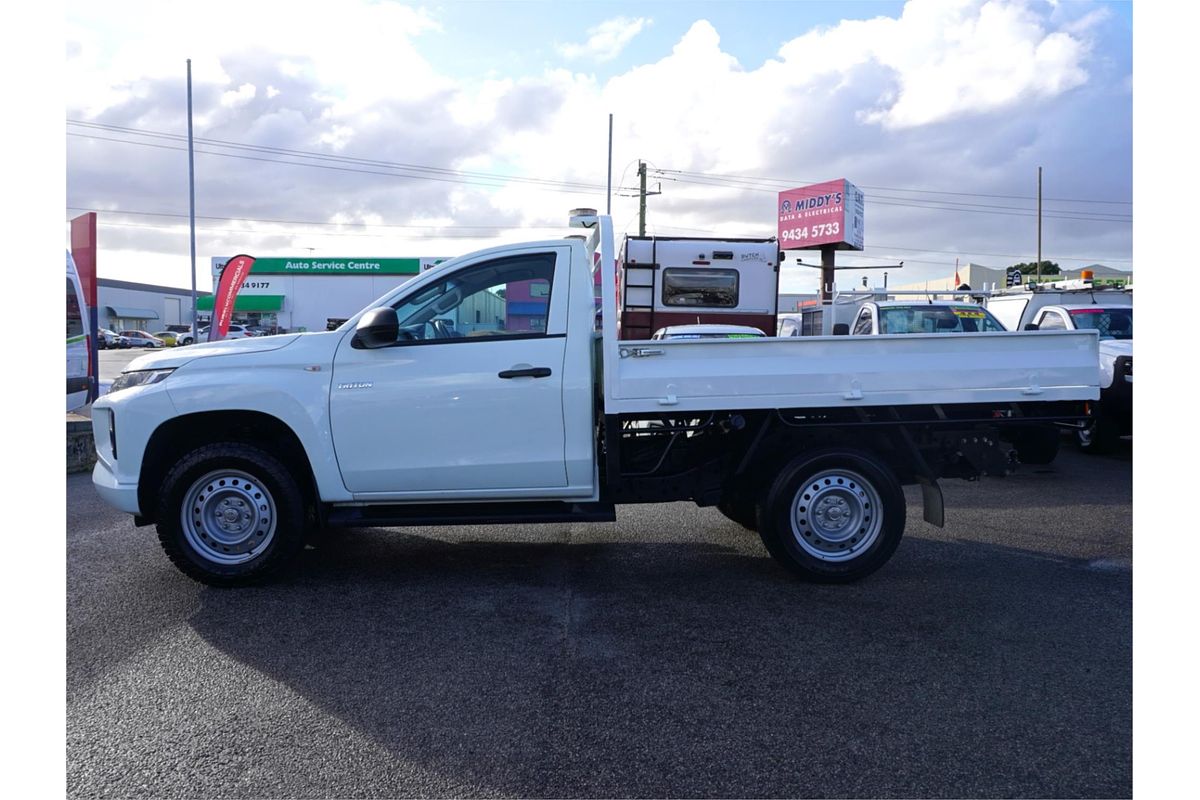 2022 Mitsubishi Triton GLX MR 4X4