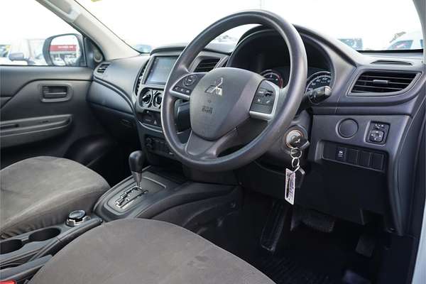 2022 Mitsubishi Triton GLX MR 4X4