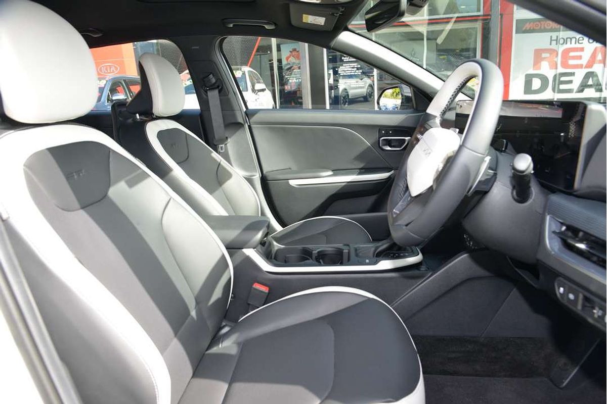 2025 Kia K4 GT-Line CL4m