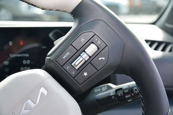 2025 Kia K4 GT-Line CL4m