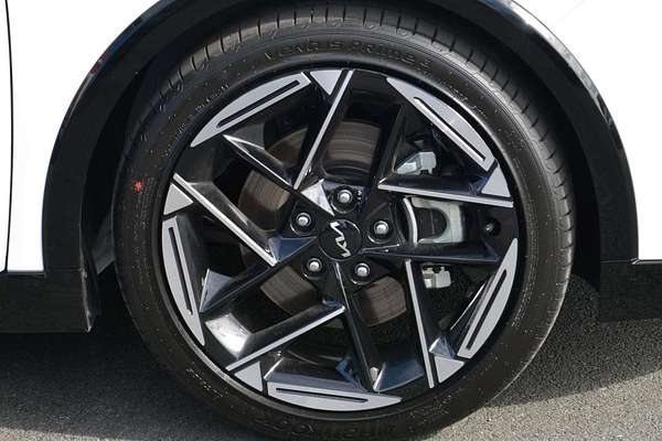 2025 Kia K4 GT-Line CL4m